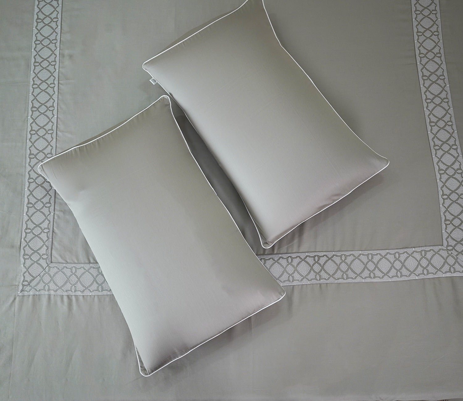 Square Embroidery 300 TC Flat Pure Cotton King Size Bedsheet With 2 Pillow Covers (Grey)