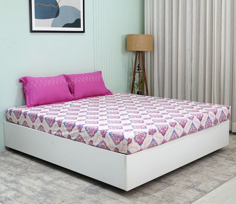 Adorn Moments Queen Size Bedsheet (Pink)