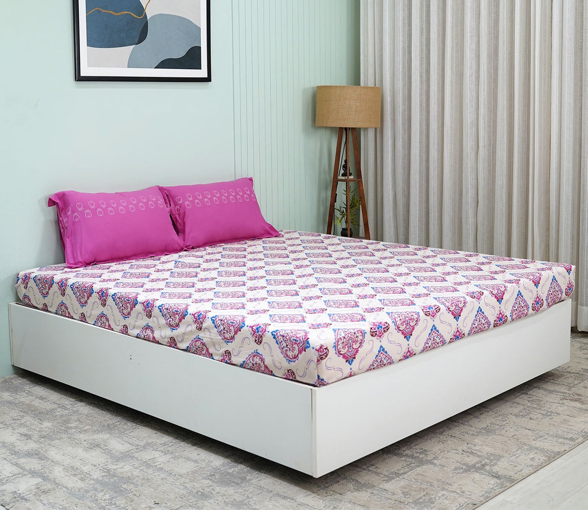 Adorn Moments Queen Size Bedsheet (Pink)