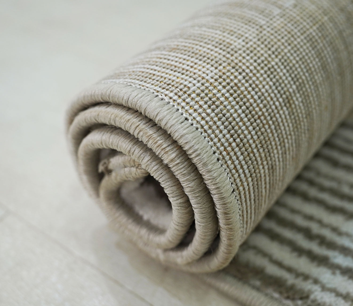 Floret Grey Carpet (7.5 x 5 Feet)