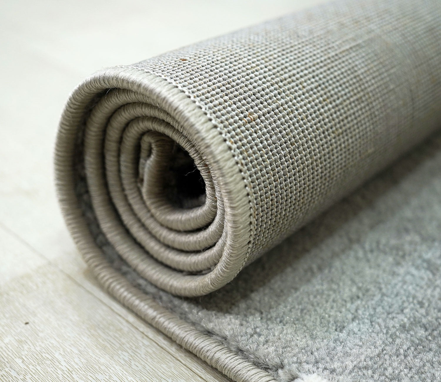 Cherokee Grey Abstract Carpet (7.5 x 5 Feet)