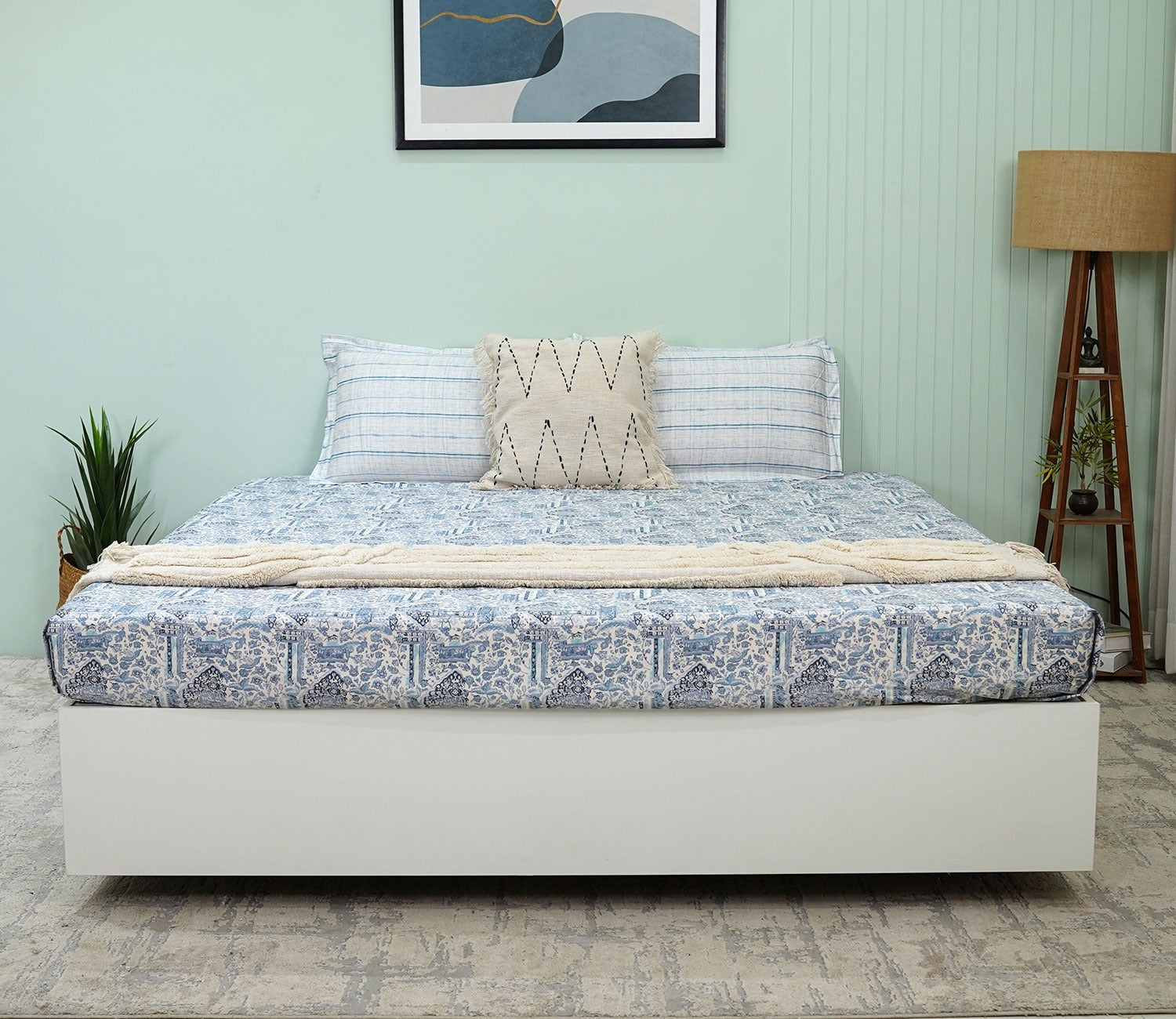 Allure Classic Printed King Size Bedsheet (Blue)