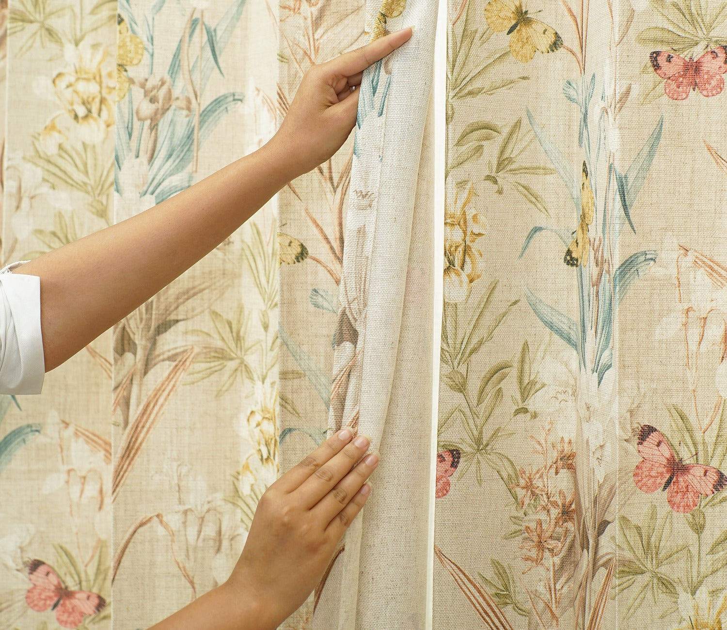 Butterfly 1 Piece Light-Filtering Curtain (Orange, 7 Feet)