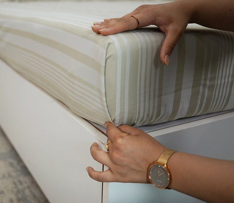 Thin Stripe 290 TC Flat Pure Cotton King Size Bedsheet With 2 Pillow Covers (Cream)