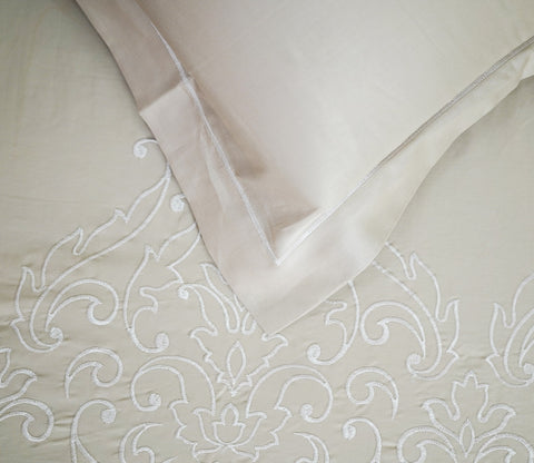 Foliate Embroidery 300 TC Flat Pure Cotton King Size Bedsheet With 2 Pillow Covers (Grey)