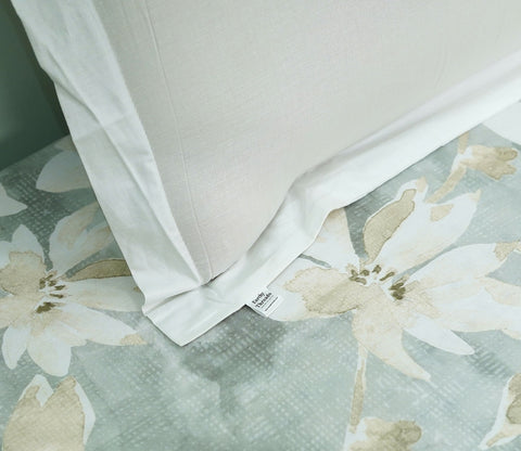Blossom Flat Cotton Bed Sheet King Size with 2 Pillow Covers (Grey)