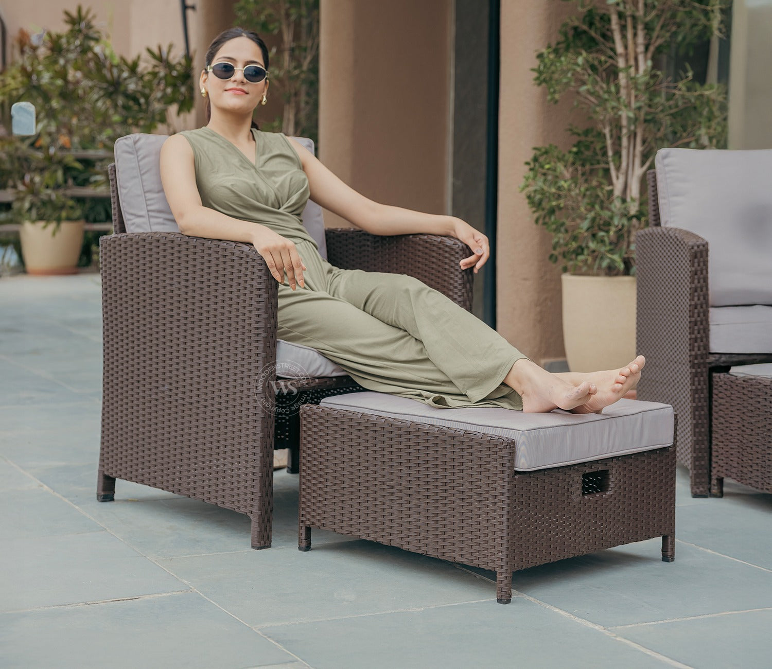 Vivica Premium Wicker 2 Seater Outdoor Set with Coffee Table and Ottomans (Beige)