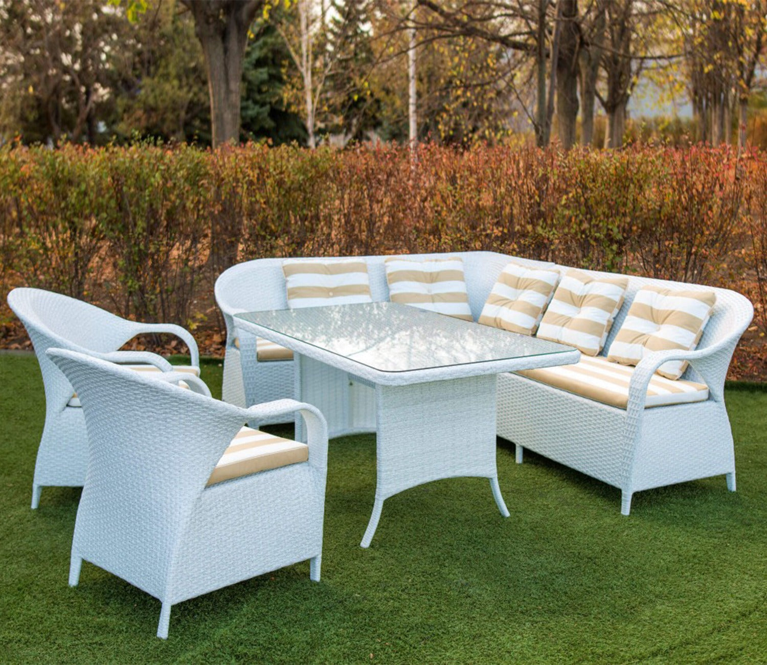 White Rattan And Wicker Outdoor Furniture Set With Table