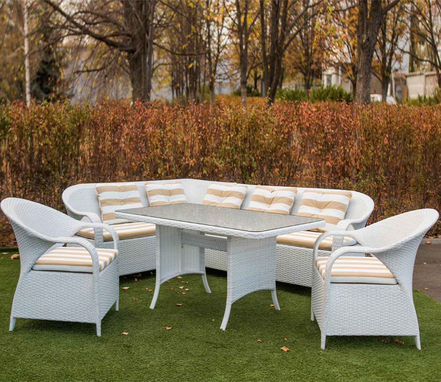 White Rattan And Wicker Outdoor Furniture Set With Table