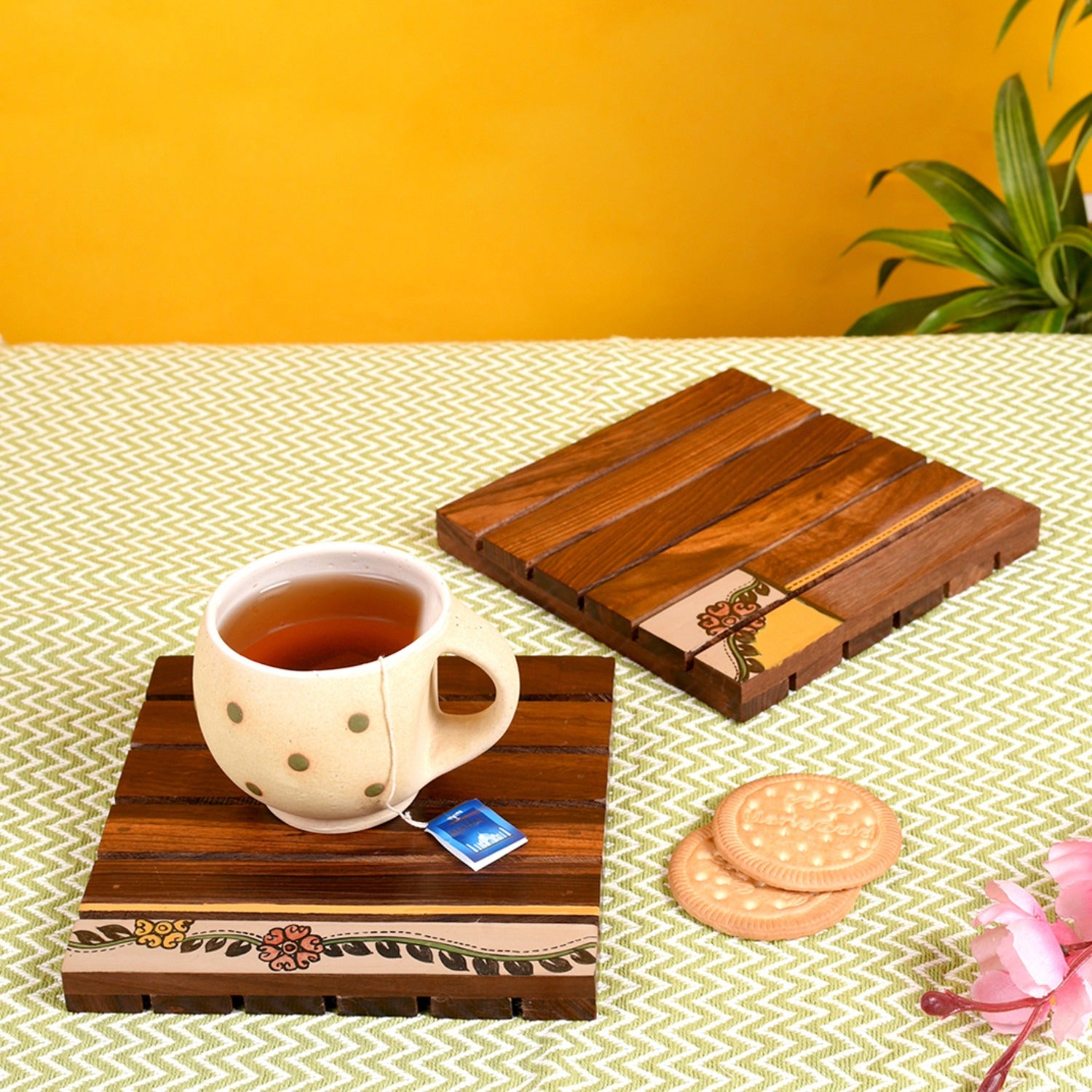 Wooden Handcrafted Flower Art Coaster - Set of 2