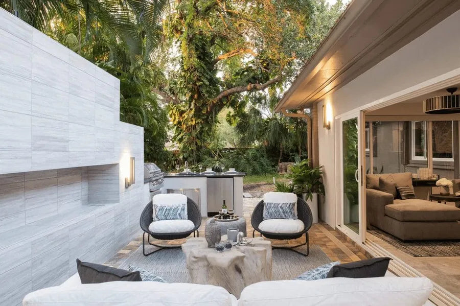 Outdoor Lounge