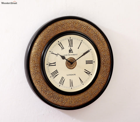 Brado Brass Analog Metal Fitted Wooden Wall Clock