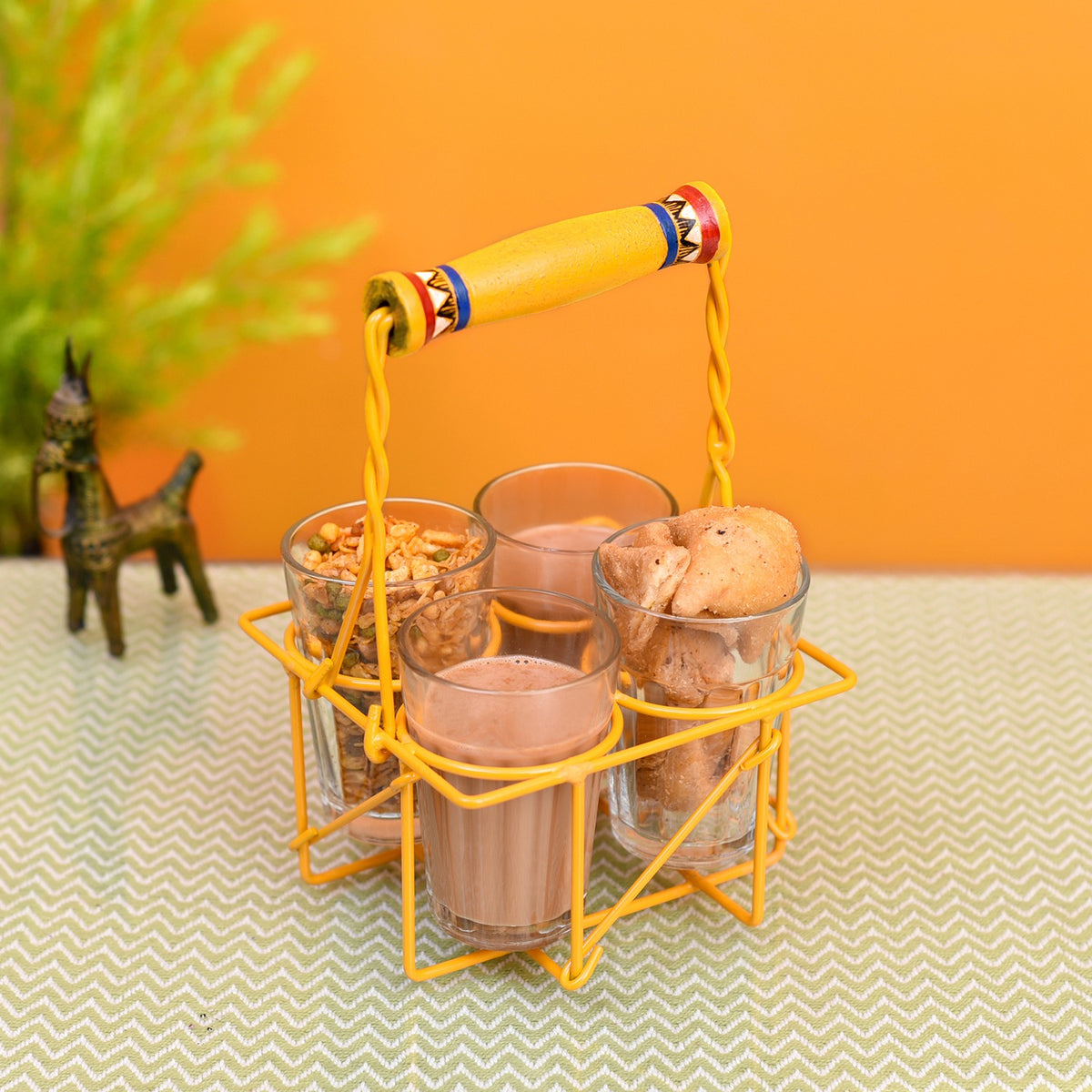 Cutting Chai in Yellow Handpainted Metal Stand - Set of 4