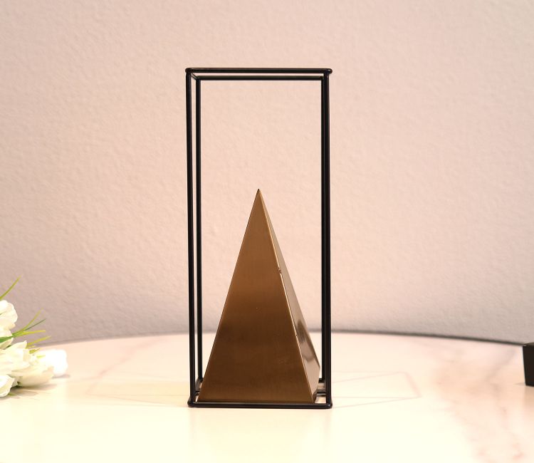 Golden Iron Pyramids Table Decor (Gold, L)