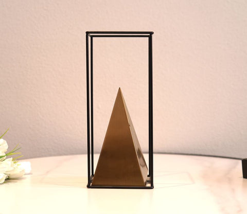 Golden Iron Pyramids Table Decor (Gold, L)