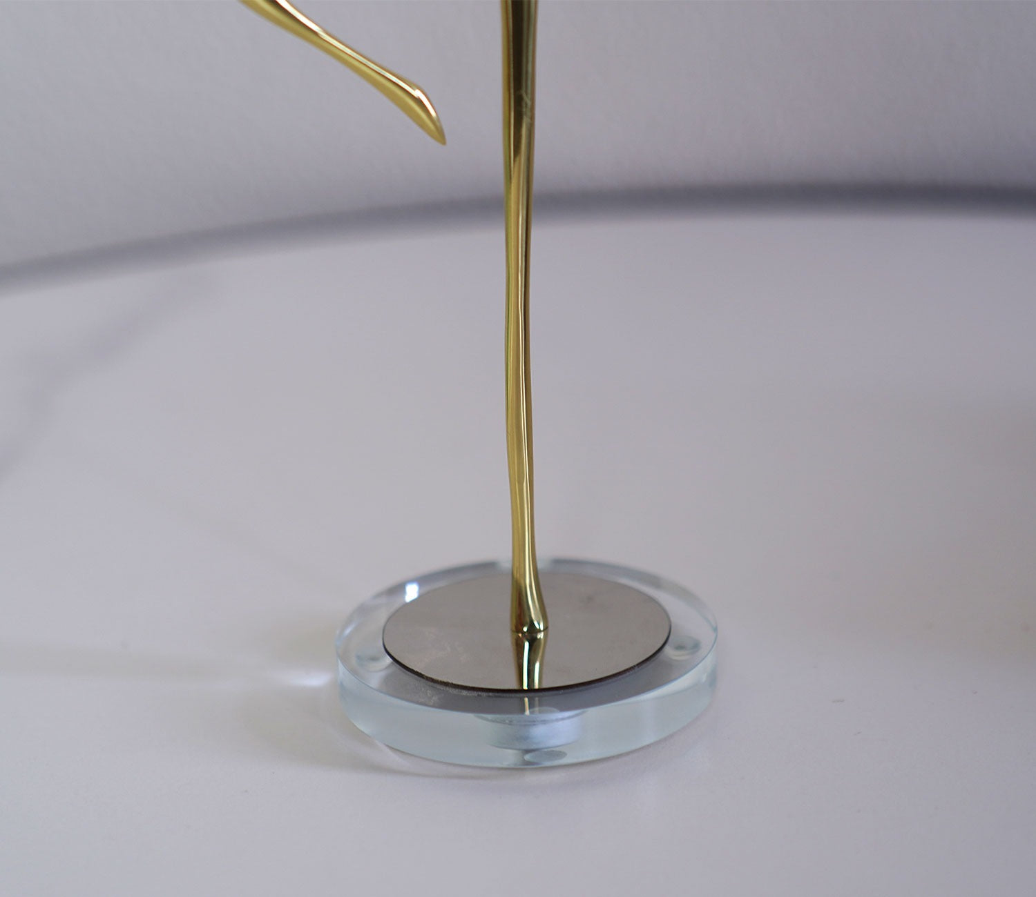 Graceful Bliss Table Decor (L, Gold)