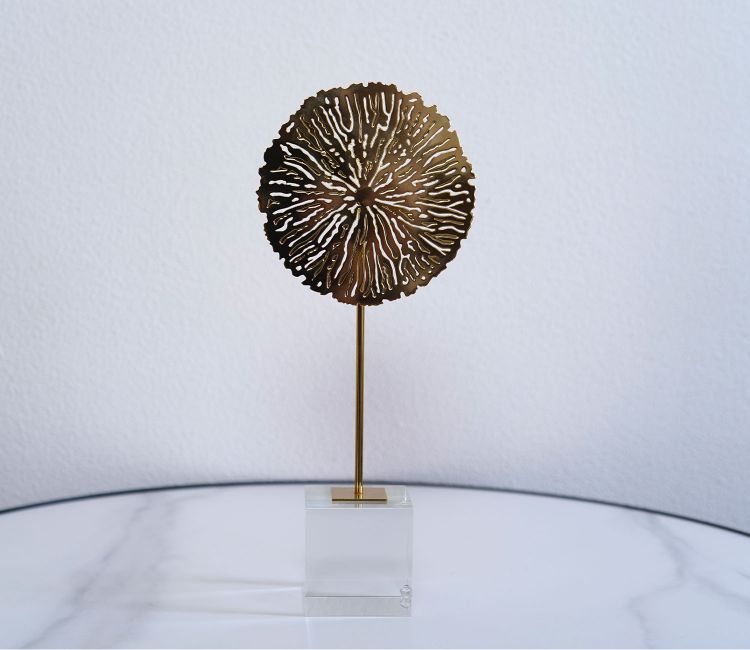 Blossom Radiance Table Decor (M, Gold)