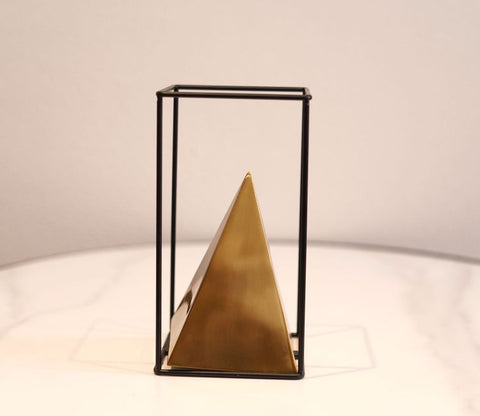 Golden Iron Pyramids Table Decor (Gold, M)