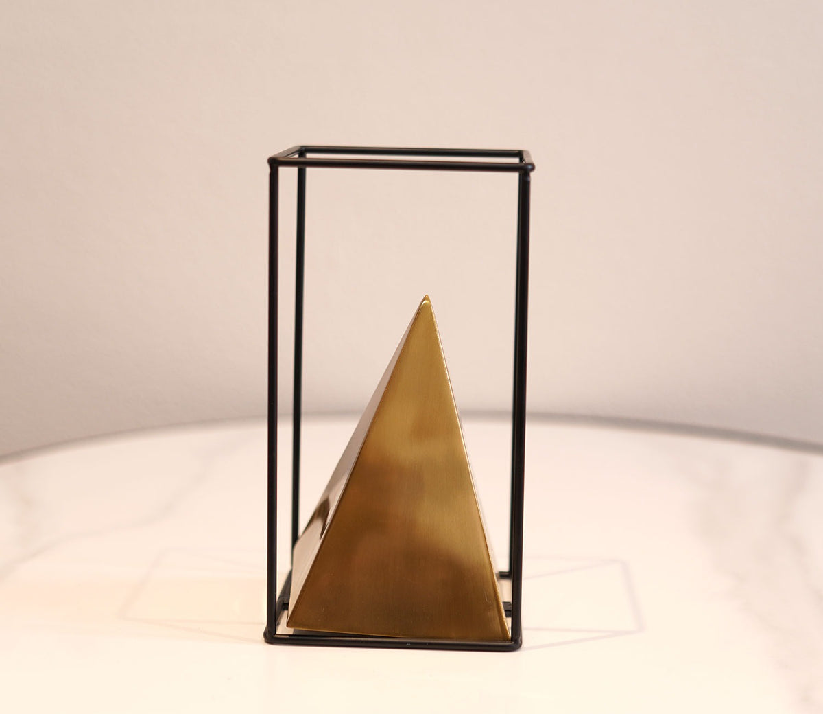 Golden Iron Pyramids Table Decor (Gold, M)