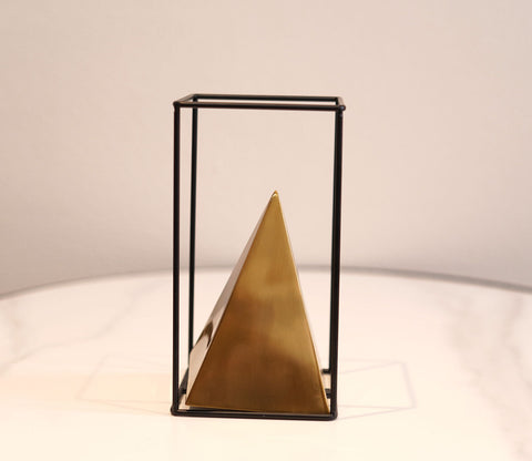 Golden Iron Pyramids Table Decor (Gold, M)