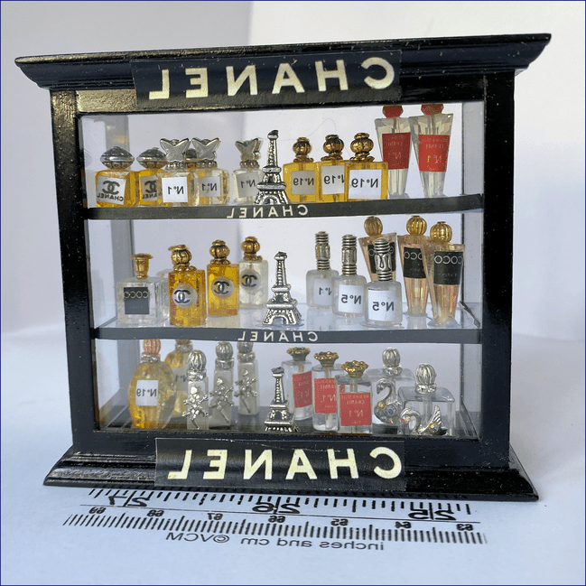 Trueliving Wood Black Retail Store Perfume display Unit L30*W30*H90 CM