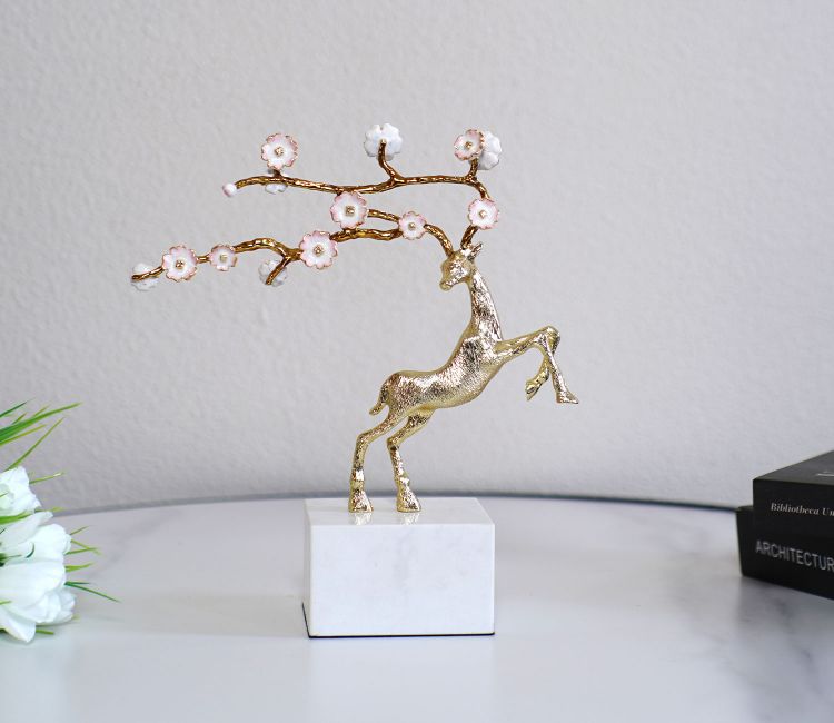 Fancy Alloy Deer Figurine (Gold, S)
